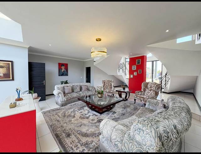 7 BEDROOM HOUSE FOR SALE IN MIDLANDS ESTATE